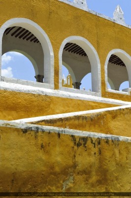 107 - IZAMAL PARED AMARILLA - MEXIQUE - Uzamal - août 2014