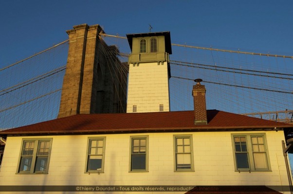 89 - BROOKLYN BRIDGE HOUSE - USA - New-York - janvier 2013
