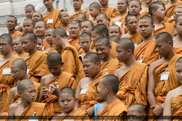 358 - MOINES BOUDHISTES - THAILANDE - Chang Mai - août 2018