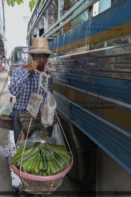 359 - PORTEUR THAILANDAIS - THAILANDE - Chang Mai - août 2018