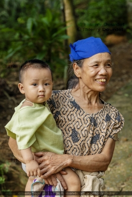 379 - LA MERE ET LE FILS - VIETNAM - Pu Luong - août 2022