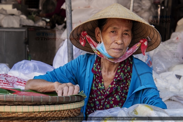 392 - VISAGE FEMINI VIETNAMIEN - VIETNAM - Hue - août 2022